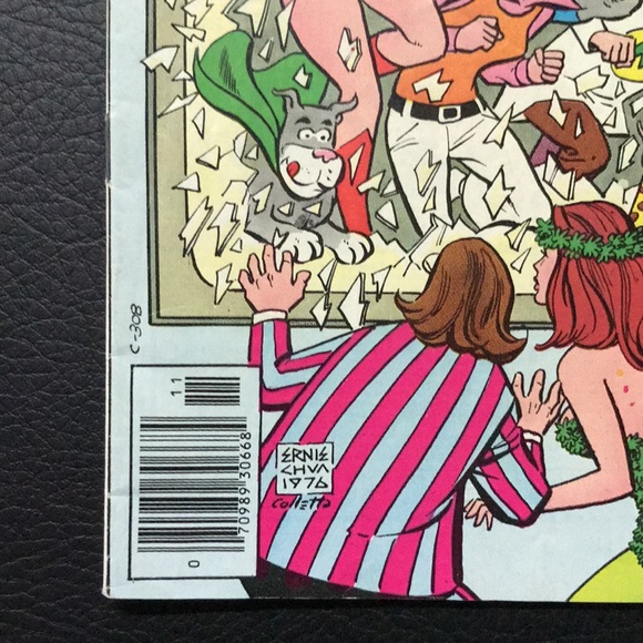 Vintage DC Comics The Super Friends comic book #1 1st Issue - Picture 5 of 6